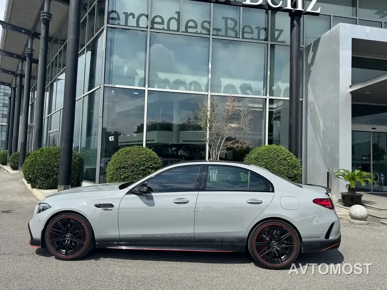 Mercedes-Benz C-Class AMG New Energy 2024 Mercedes-AMG C 63 S E PERFORMANCE F1 Edition — фото 3