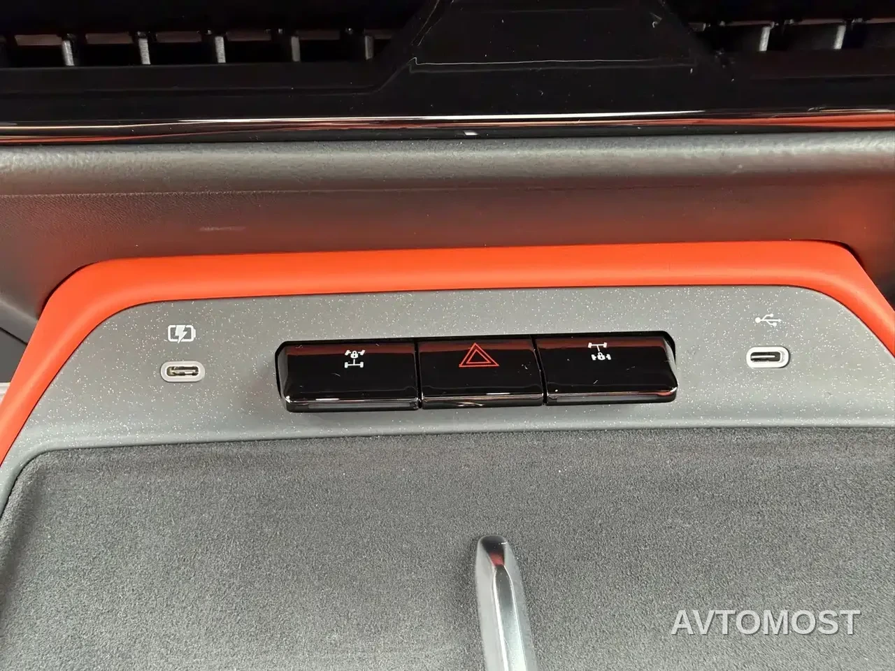 Ford Mustang NEV 2025 Plug-in Range Extender Hybrid — фото 25