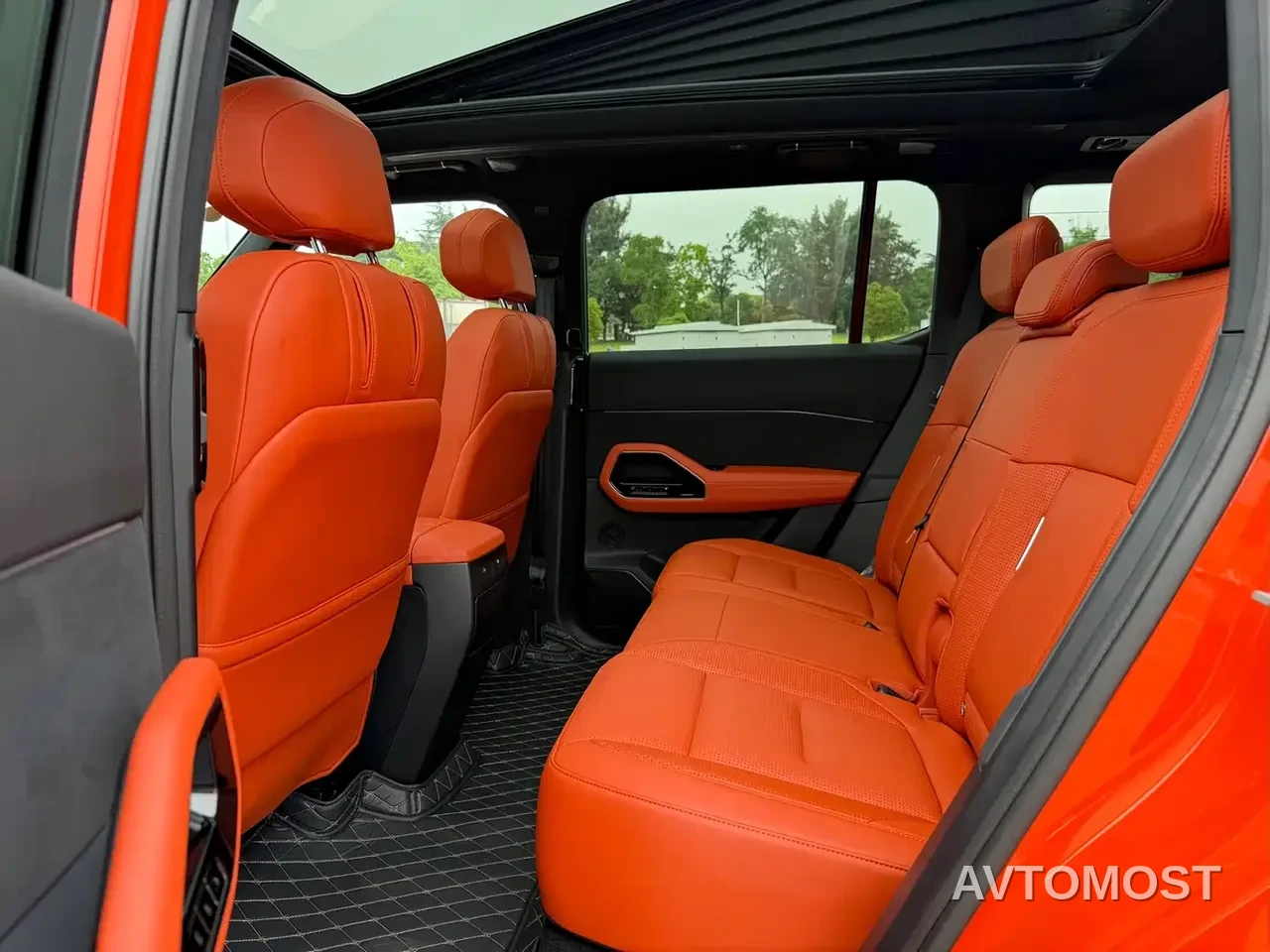 Ford Mustang NEV 2025 Plug-in Range Extender Hybrid — фото 28