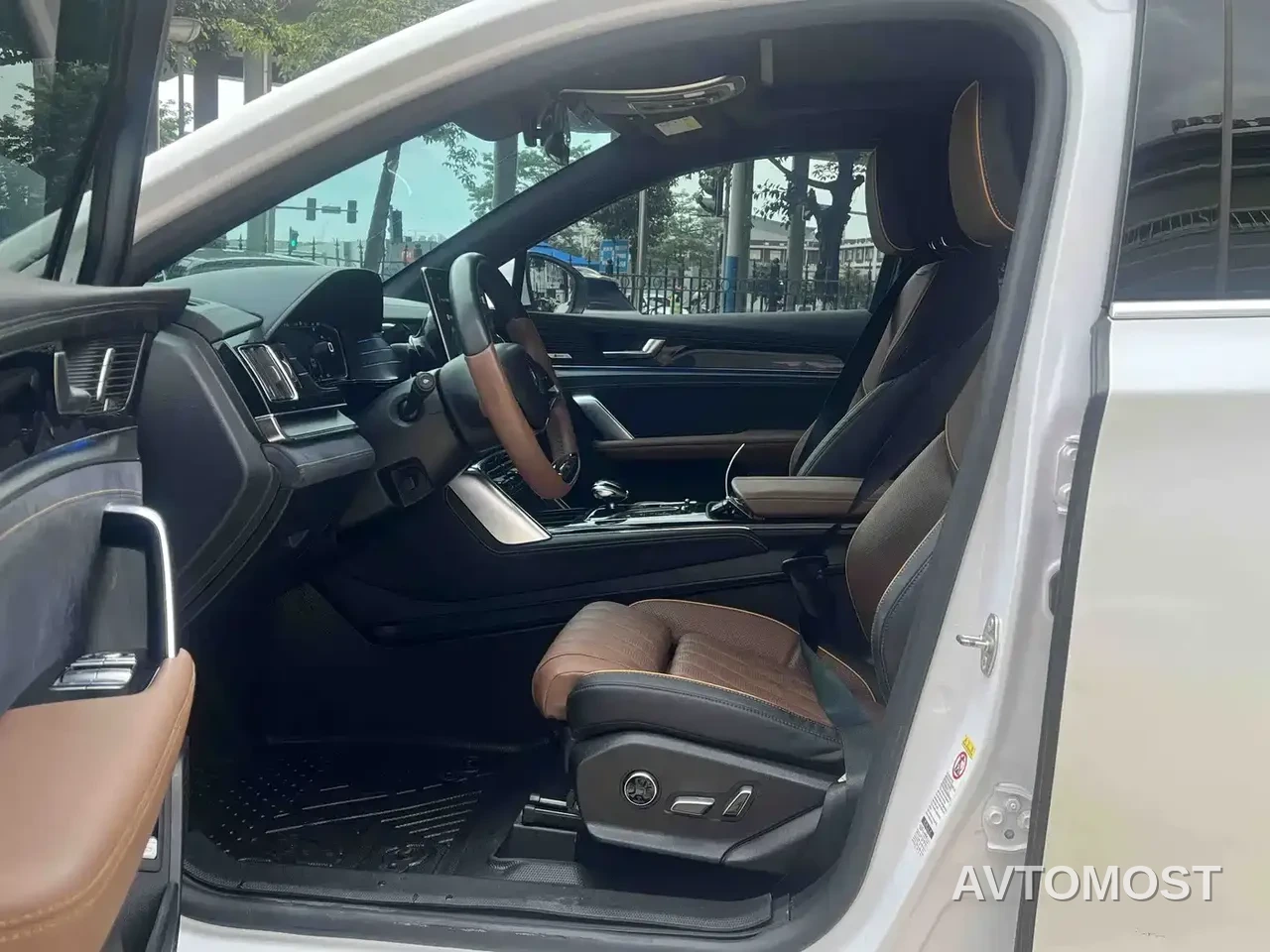 BYD Tang New Energy 2021 DM 2.0T AWD High Performance Genesis Flagship — фото 15
