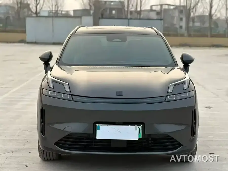 Lynk & Co 08 EM-P 2023 120km Long Range Halo