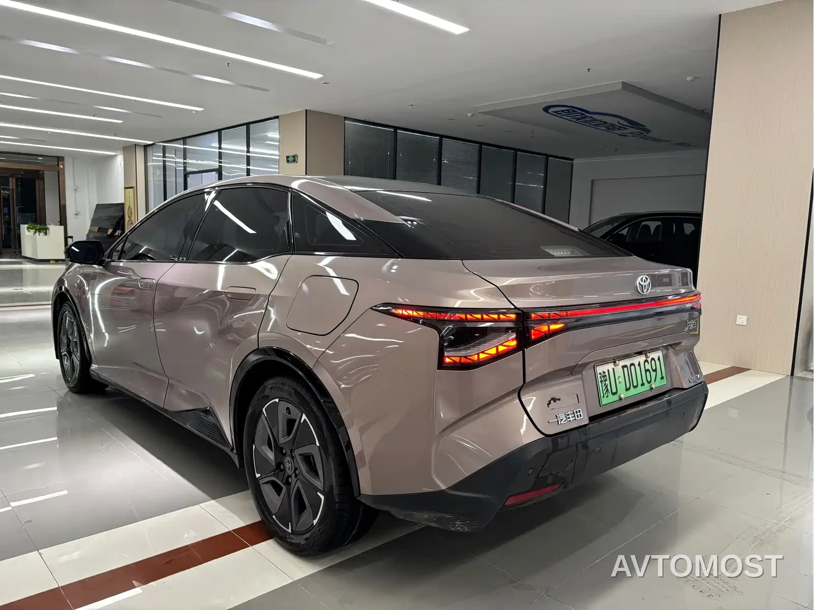 Toyota bZ3 2023 616km Long Range PRO — фото 7