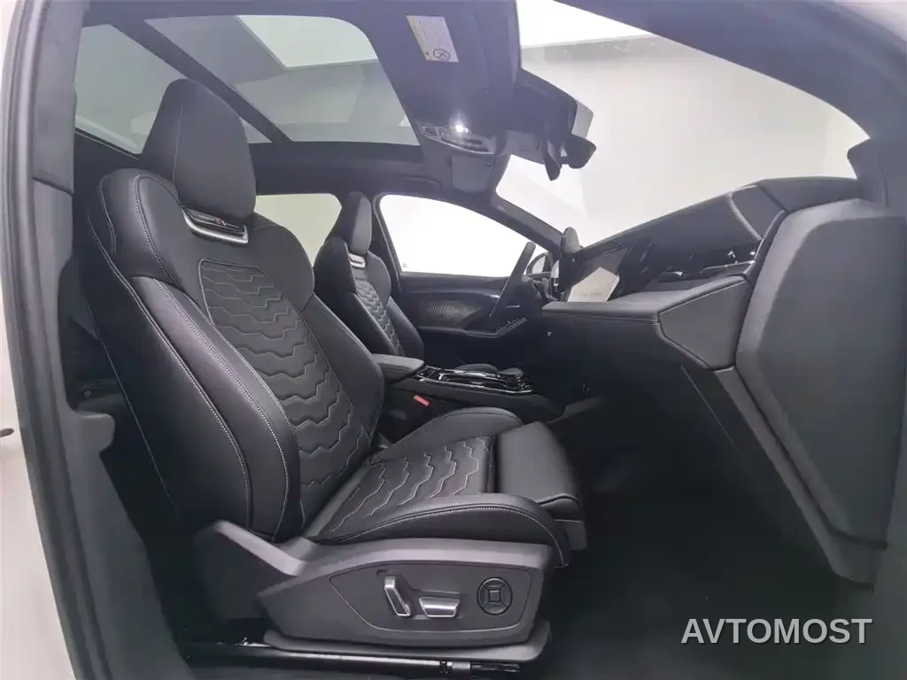 Audi Q6L e-tron 2025 Model Pioneer Edition — фото 10