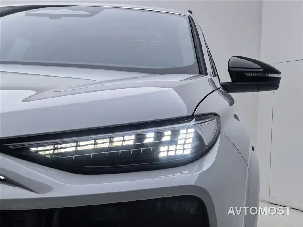 Audi Q6L e-tron 2025 Model Pioneer Edition — фото 24