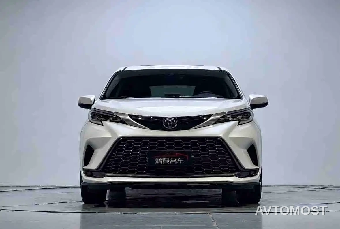 Toyota Granvia 2023 2.5L Hybrid Luxury Edition — фото 3