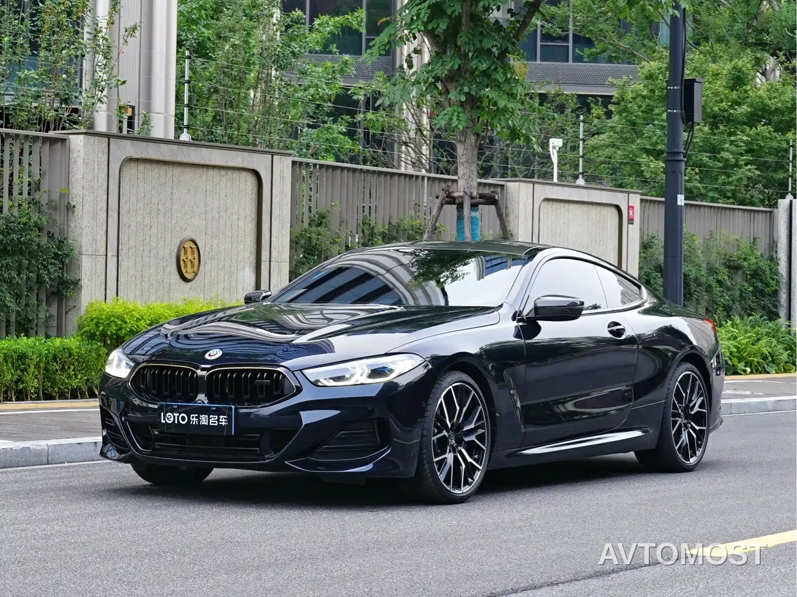 BMW 8 Series 2022 840i Coupe M Sport Package — фото 1