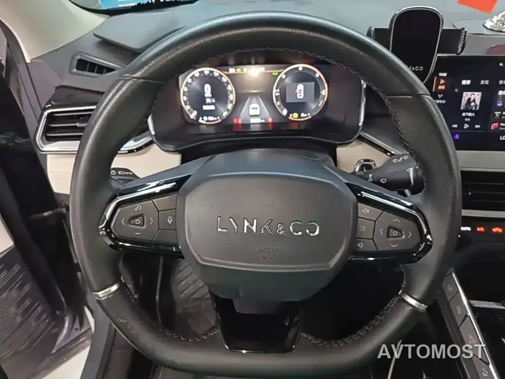 Lynk & Co 06 EM-P 2020 PHEV Plus — фото 5
