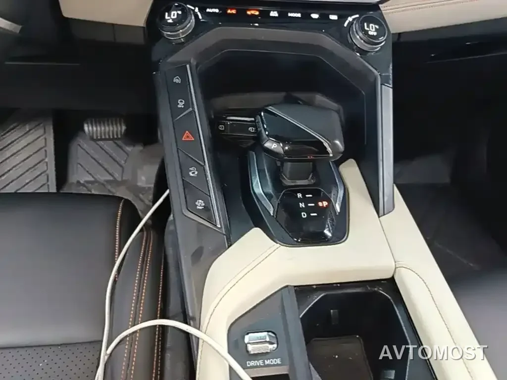 Lynk & Co 06 EM-P 2020 PHEV Plus — фото 9