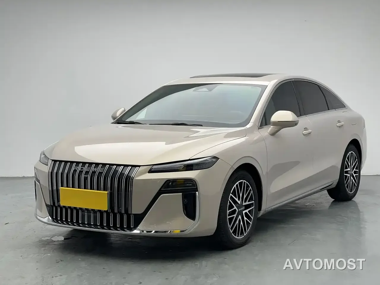 Roewe M7 DMH 2025 1.5T 115km Mid-range — фото 13