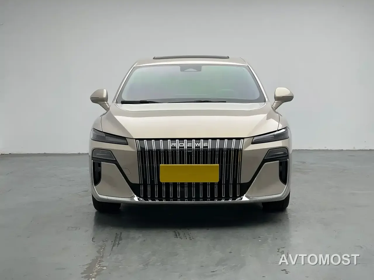 Roewe M7 DMH 2025 1.5T 115km Mid-range — фото 1