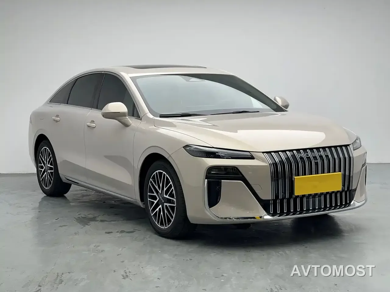 Roewe M7 DMH 2025 1.5T 115km Mid-range — фото 2