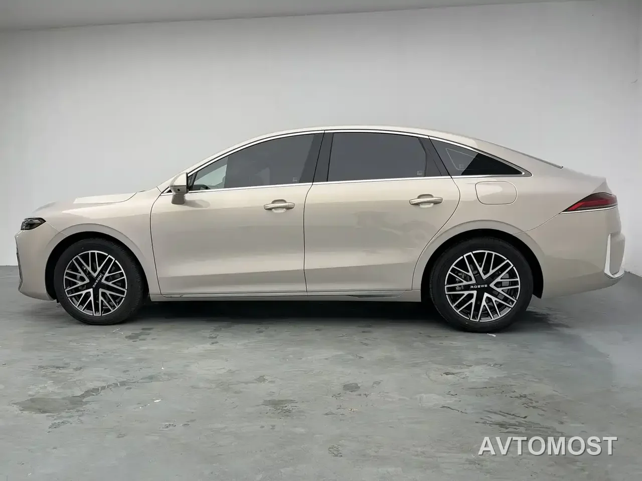 Roewe M7 DMH 2025 1.5T 115km Mid-range — фото 16