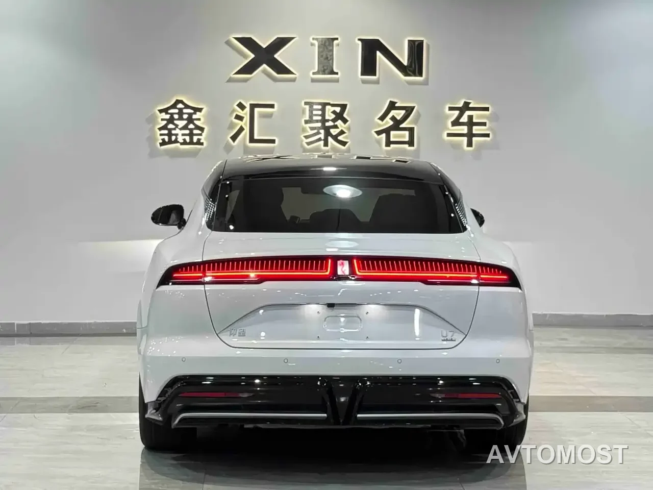 Yangwang U7 2025 Model PHEV 5-Seat Luxury — фото 5