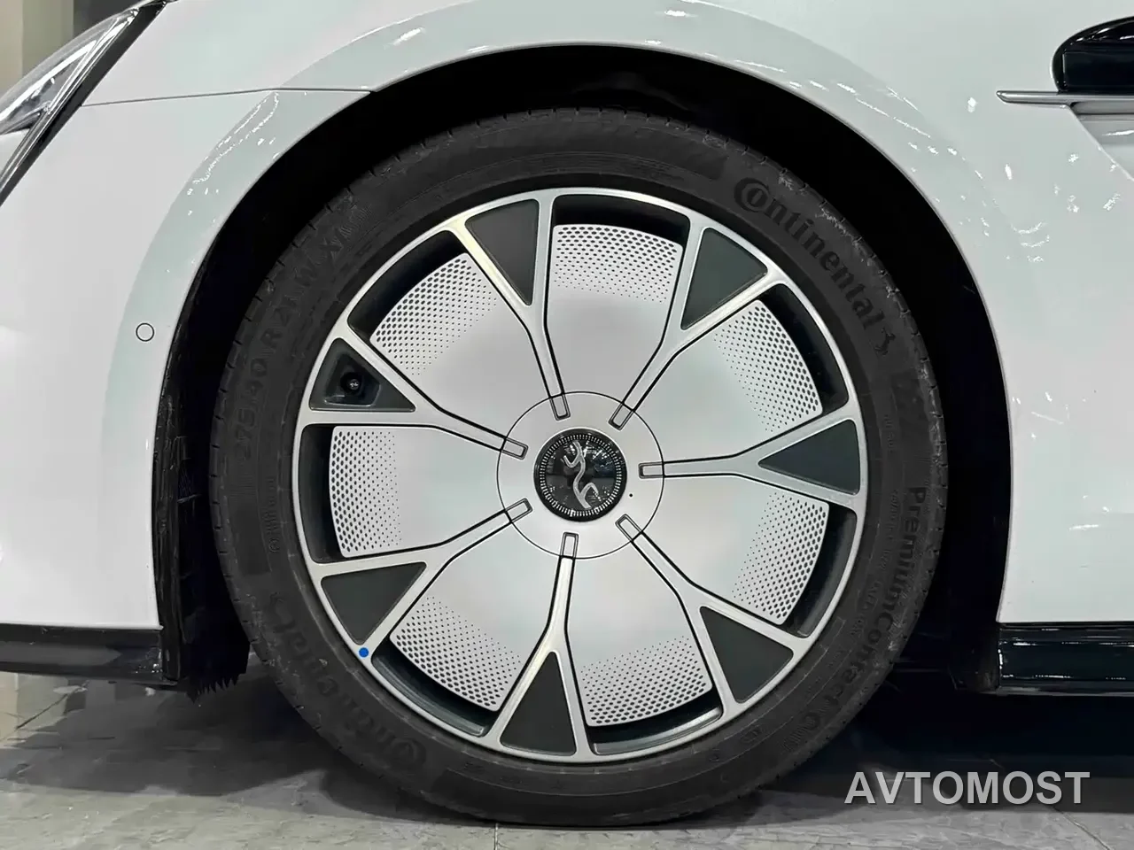 Yangwang U7 2025 Model PHEV 5-Seat Luxury — фото 16