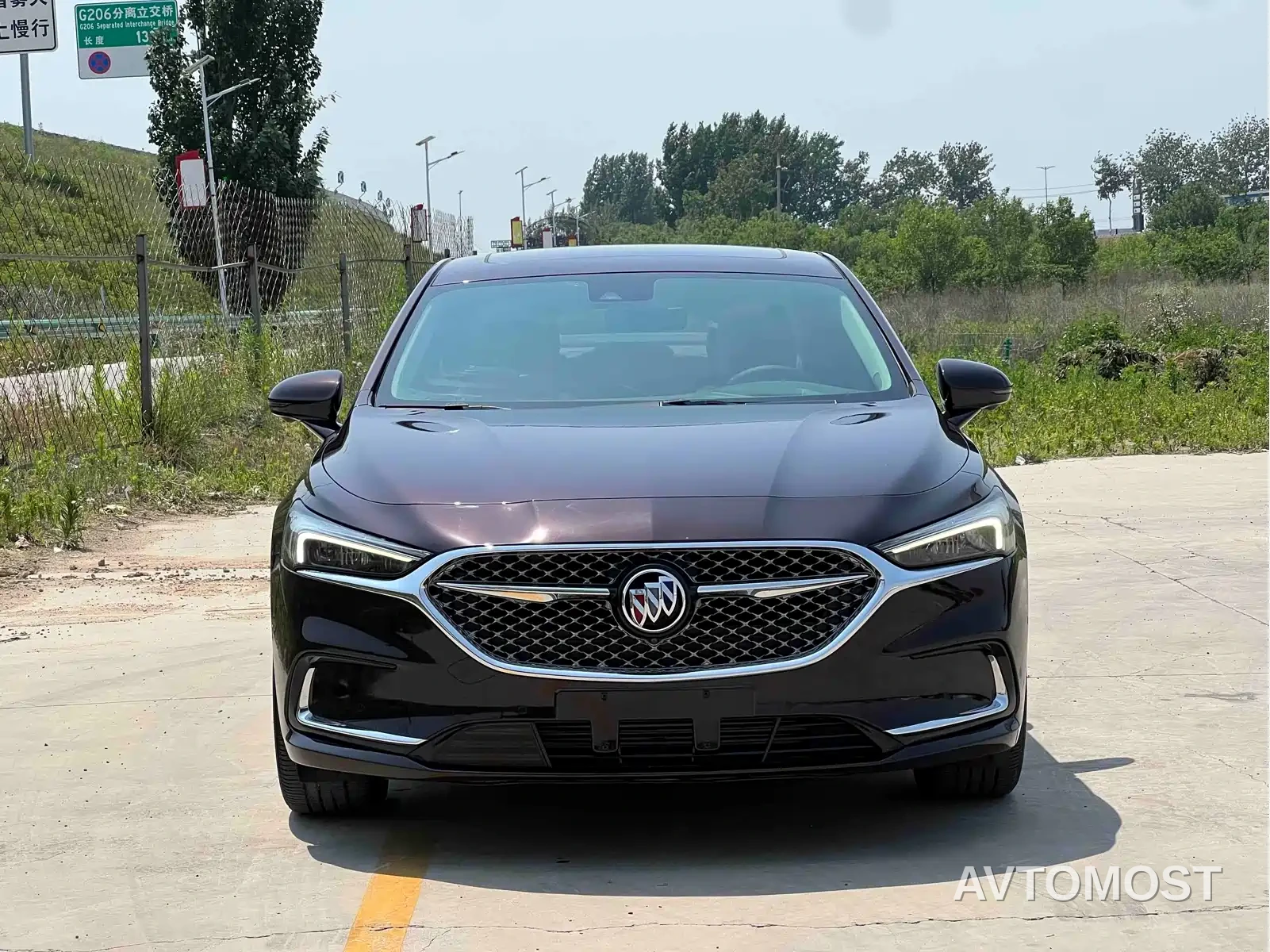 Buick LaCrosse 2022 Avenir Flagship — фото 2