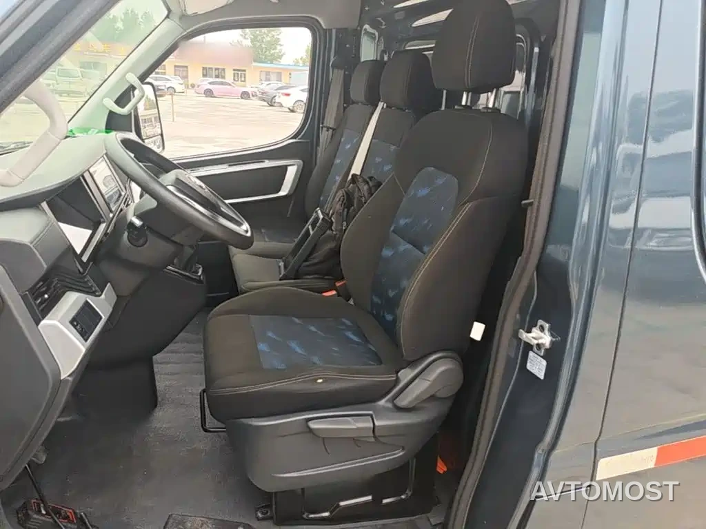 Dongfeng Yufeng 2023 V9+ 2.3T Manual FWD Van Short Wheelbase Medium Roof 3 Seater — фото 10