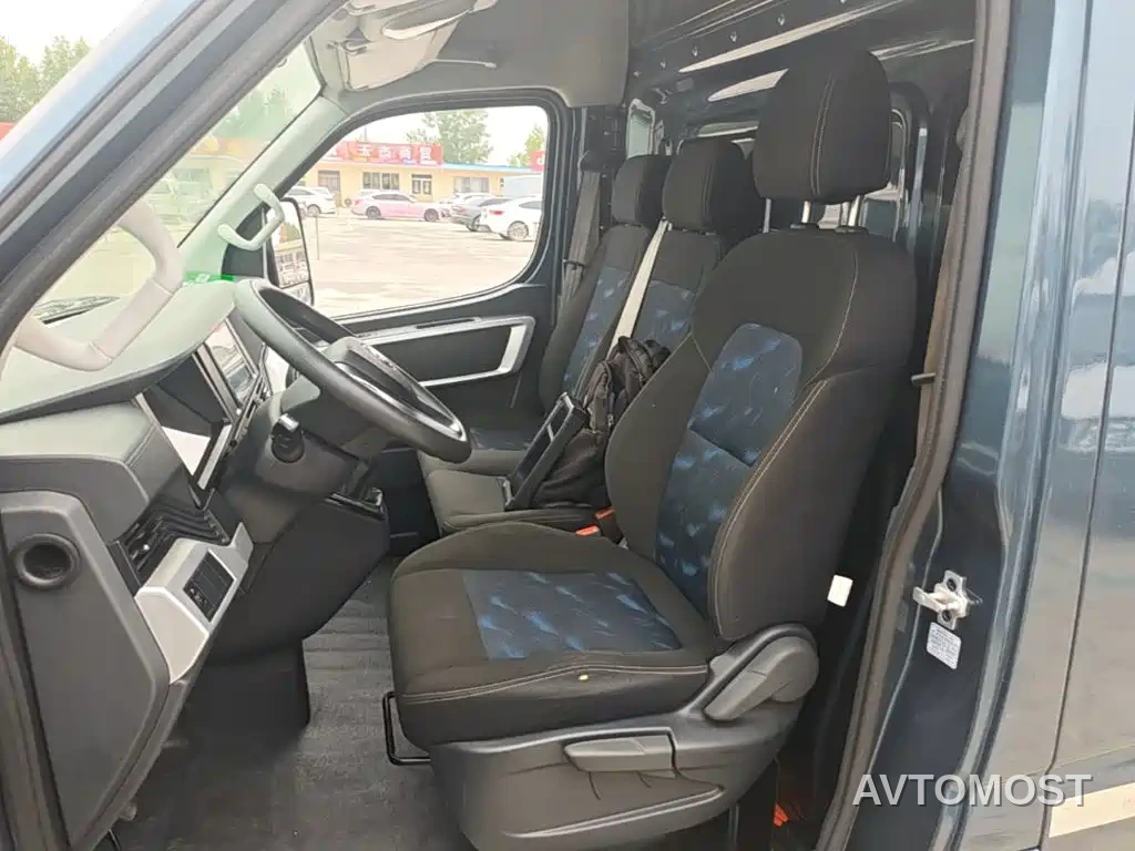 Dongfeng Yufeng 2023 V9+ 2.3T Manual FWD Van Short Wheelbase Medium Roof 3 Seater — фото 12