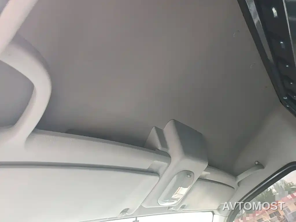 Dongfeng Yufeng 2023 V9+ 2.3T Manual FWD Van Short Wheelbase Medium Roof 3 Seater — фото 13