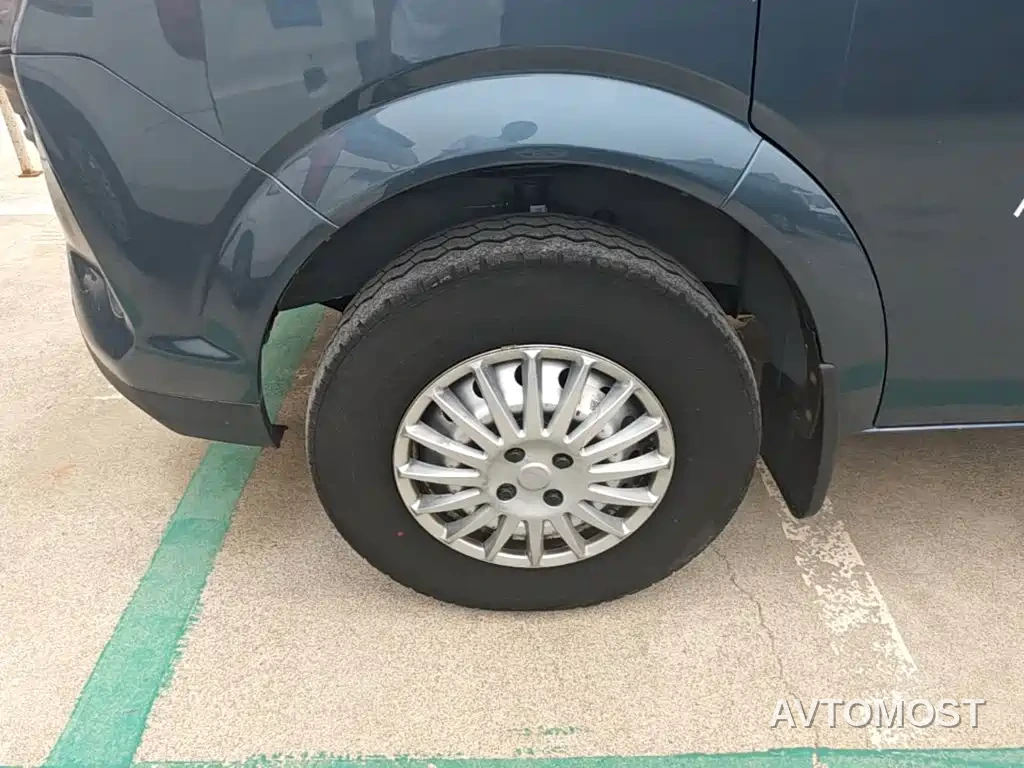 Dongfeng Yufeng 2023 V9+ 2.3T Manual FWD Van Short Wheelbase Medium Roof 3 Seater — фото 22