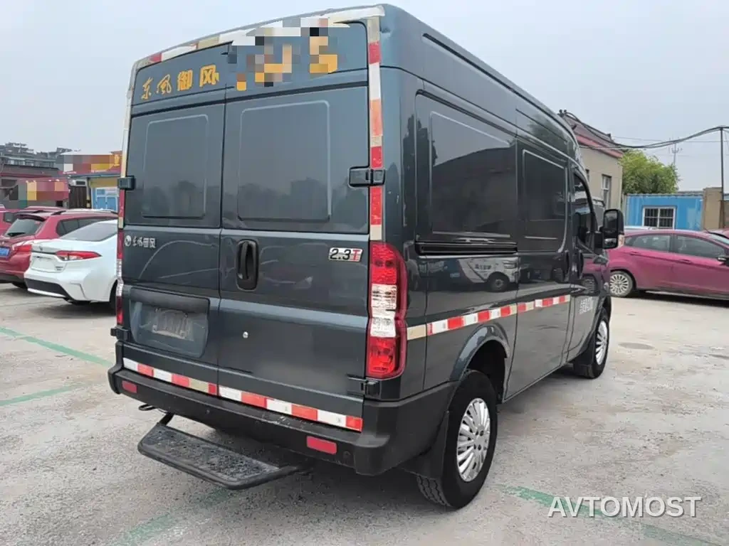 Dongfeng Yufeng 2023 V9+ 2.3T Manual FWD Van Short Wheelbase Medium Roof 3 Seater — фото 7