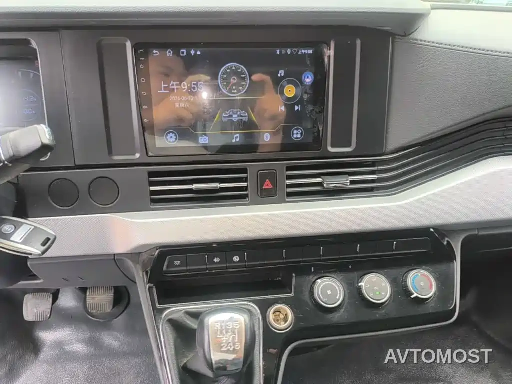Dongfeng Yufeng 2023 V9+ 2.3T Manual FWD Van Short Wheelbase Medium Roof 3 Seater — фото 13