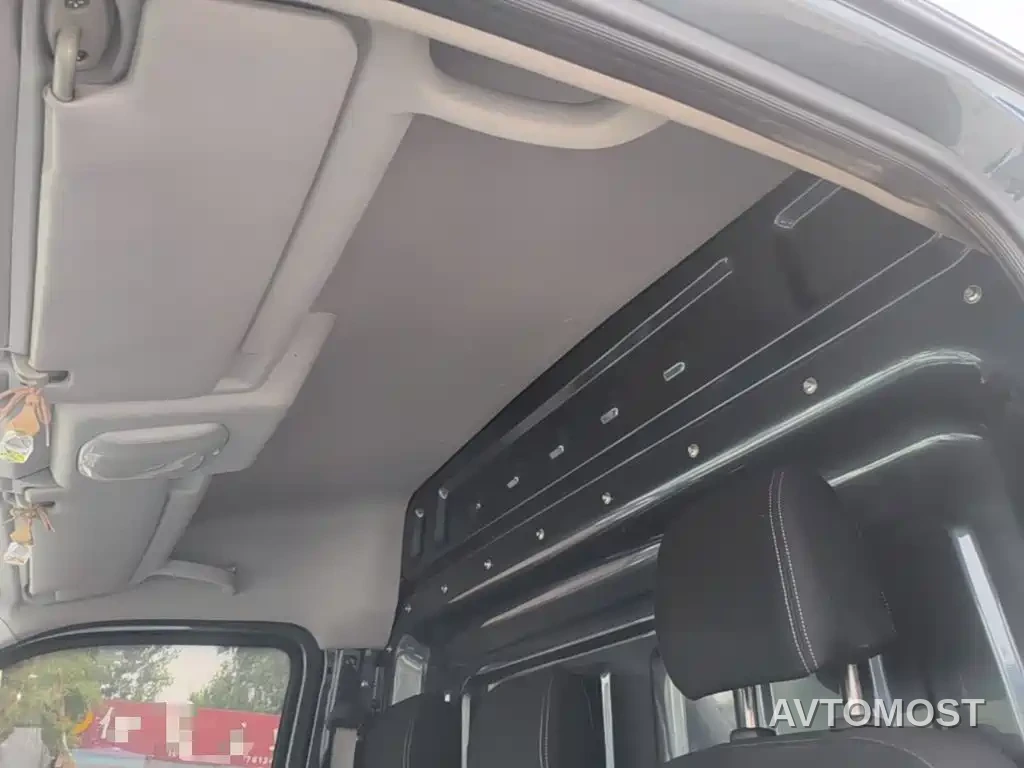 Dongfeng Yufeng 2023 V9+ 2.3T Manual FWD Van Short Wheelbase Medium Roof 3 Seater — фото 17