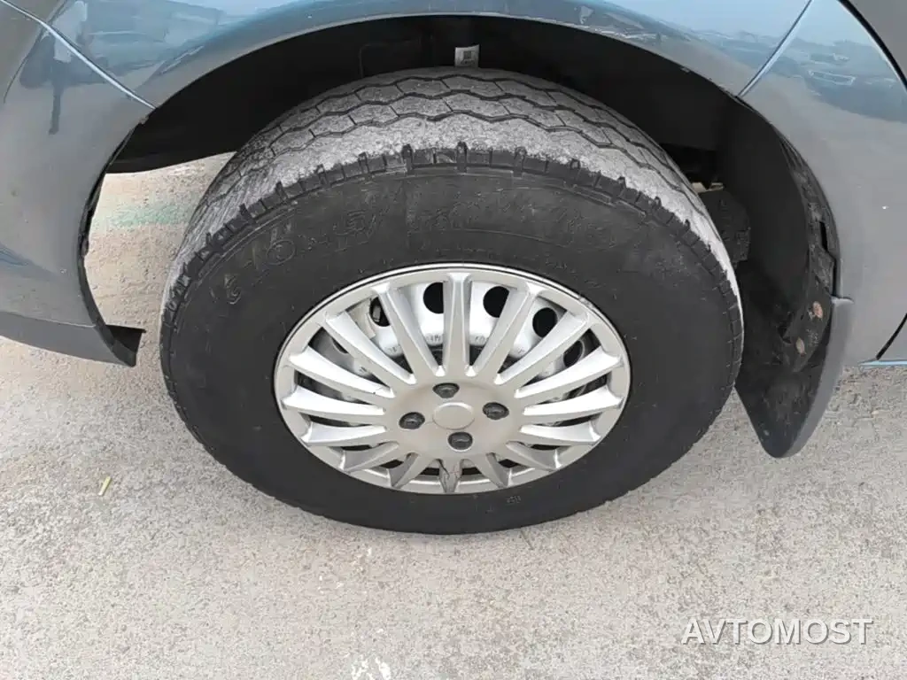 Dongfeng Yufeng 2023 V9+ 2.3T Manual FWD Van Short Wheelbase Medium Roof 3 Seater — фото 20