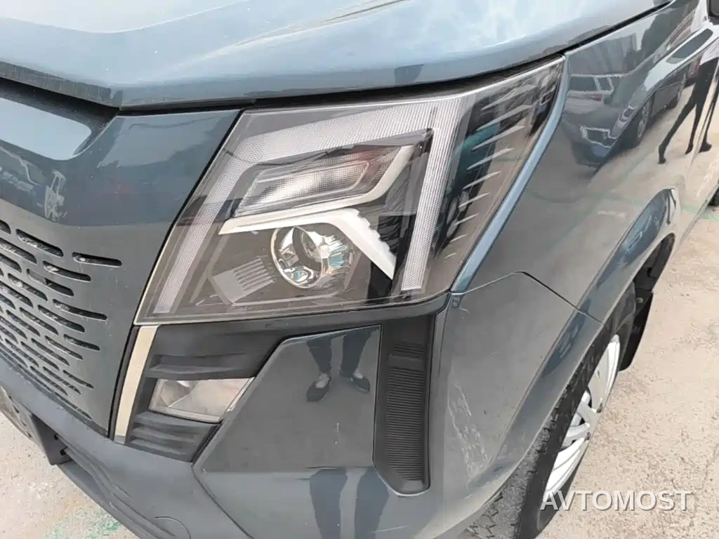 Dongfeng Yufeng 2023 V9+ 2.3T Manual FWD Van Short Wheelbase Medium Roof 3 Seater — фото 21