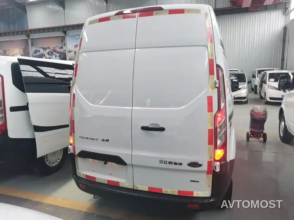 Ford Transit 2019 2.0T Diesel Van Short Wheelbase Medium Roof 3-Seater China VI — фото 6
