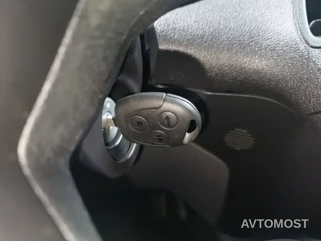 Ford Transit 2019 2.0T Diesel Van Short Wheelbase Medium Roof 3-Seater China VI — фото 9
