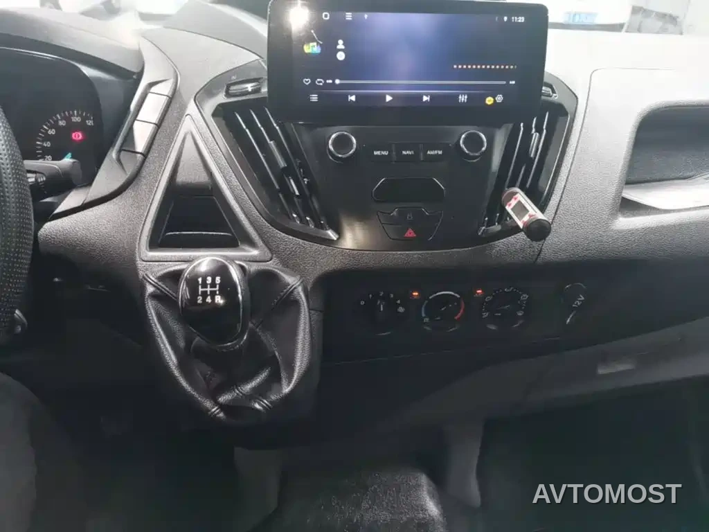 Ford Transit 2019 2.0T Diesel Van Short Wheelbase Medium Roof 3-Seater China VI — фото 13
