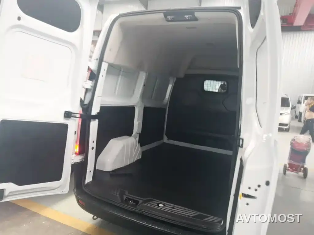 Ford Transit 2019 2.0T Diesel Van Short Wheelbase Medium Roof 3-Seater China VI — фото 18