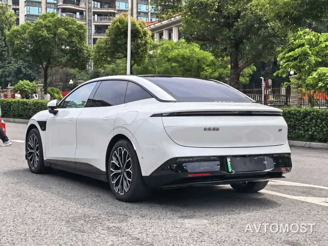 Zeekr 007 2024 Rear-Wheel Drive Smart Edition 75kWh — фото 9