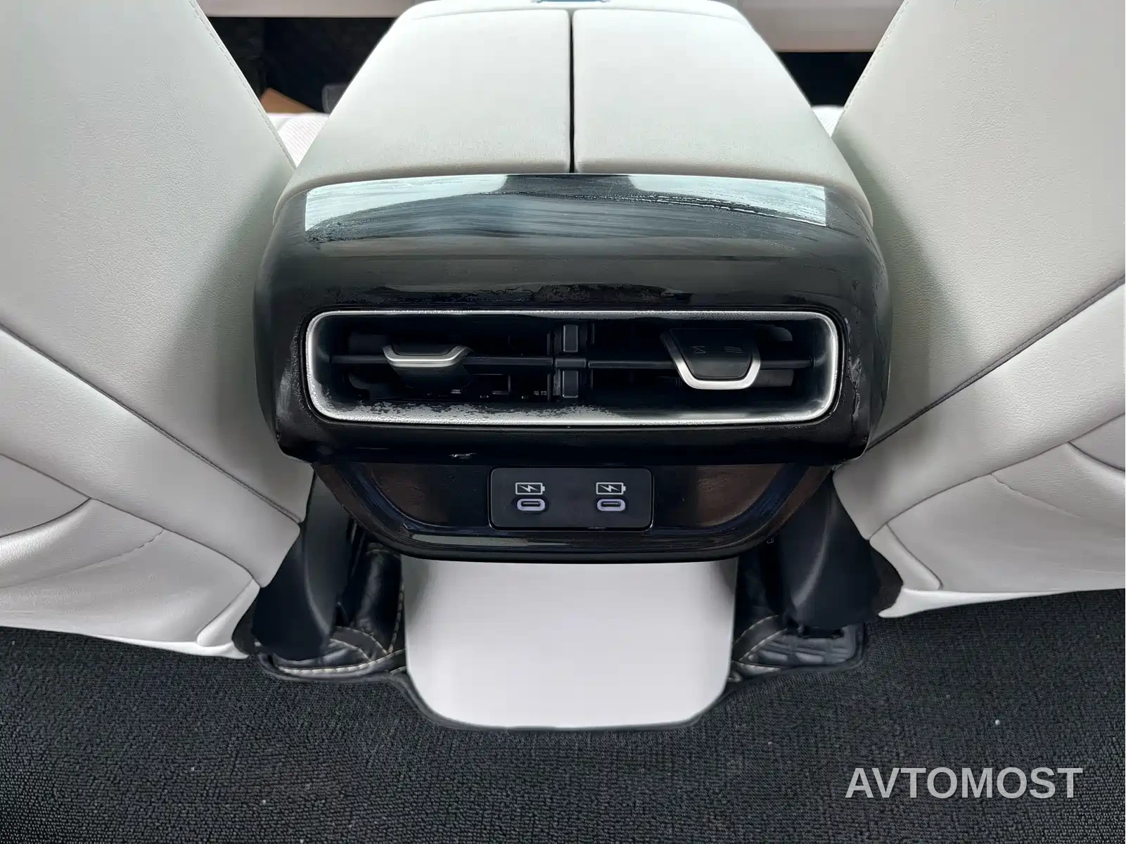 Honda GAC Honda P7 2025 AWD Long Range Max — фото 15