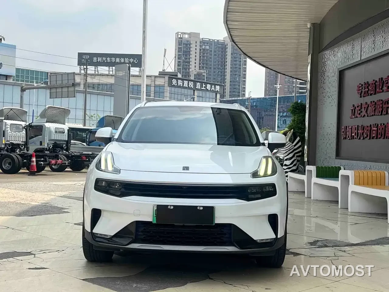 Lynk & Co 06 EM-P 2020 PHEV Plus — фото 3