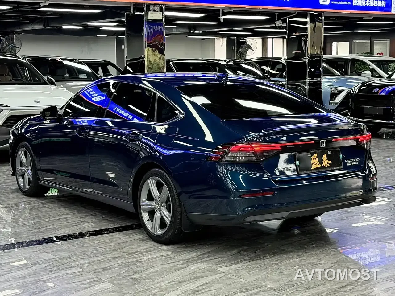 Honda Accord New Energy 2023 2.0L e:PHEV Luxury Edition — фото 8