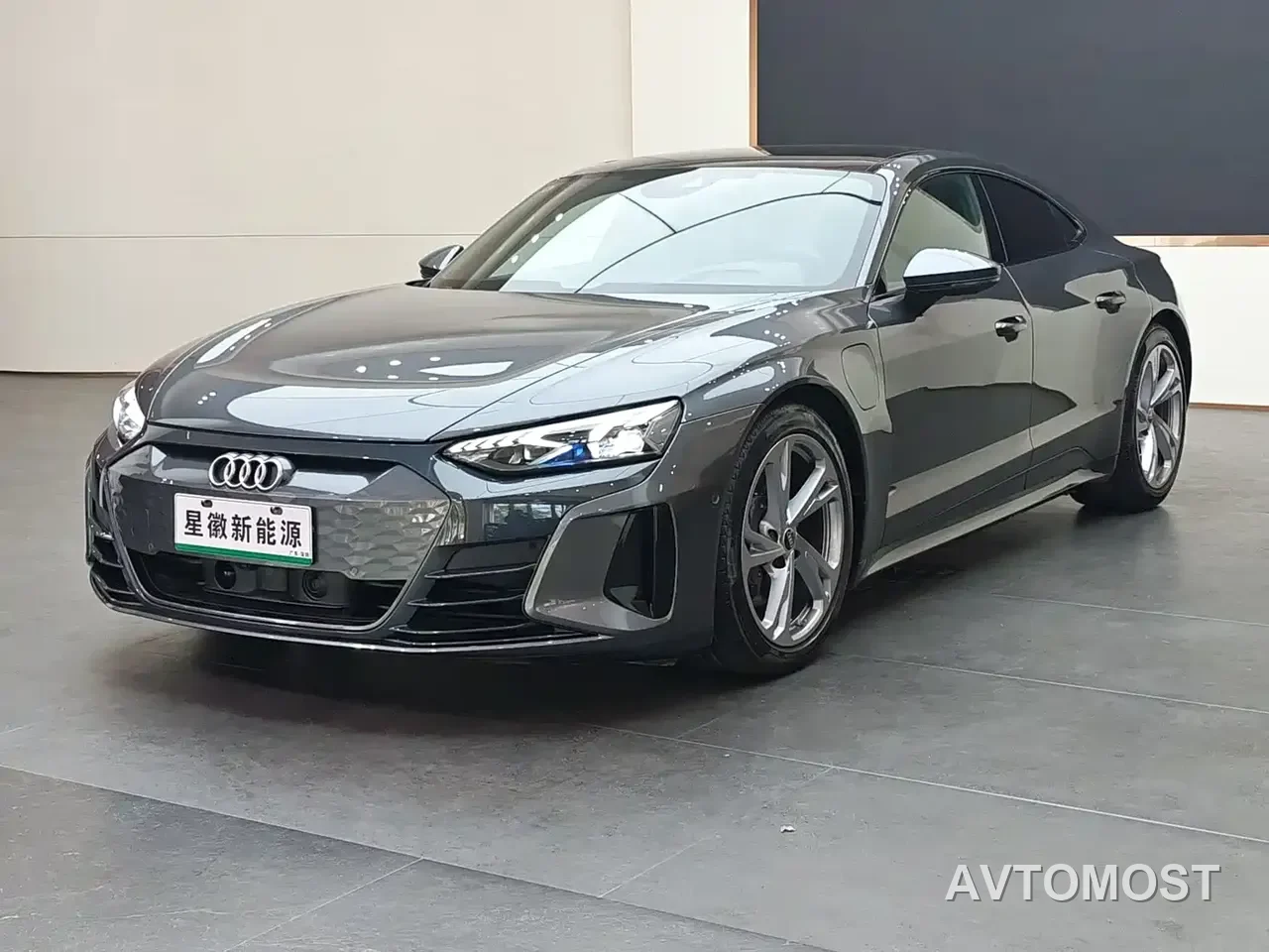 Audi e-tron GT 2023 Base Model — фото 1
