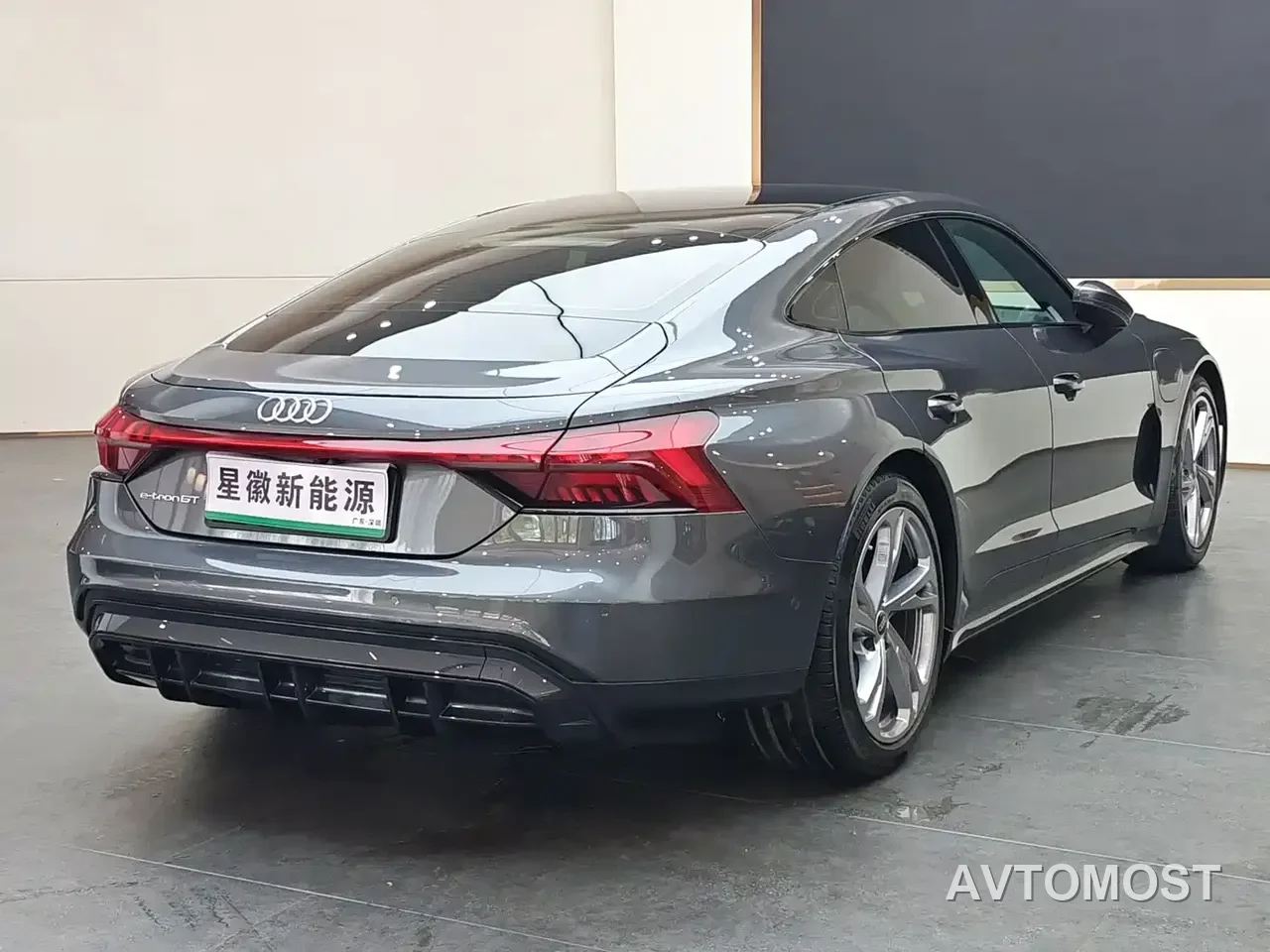 Audi e-tron GT 2023 Base Model — фото 16