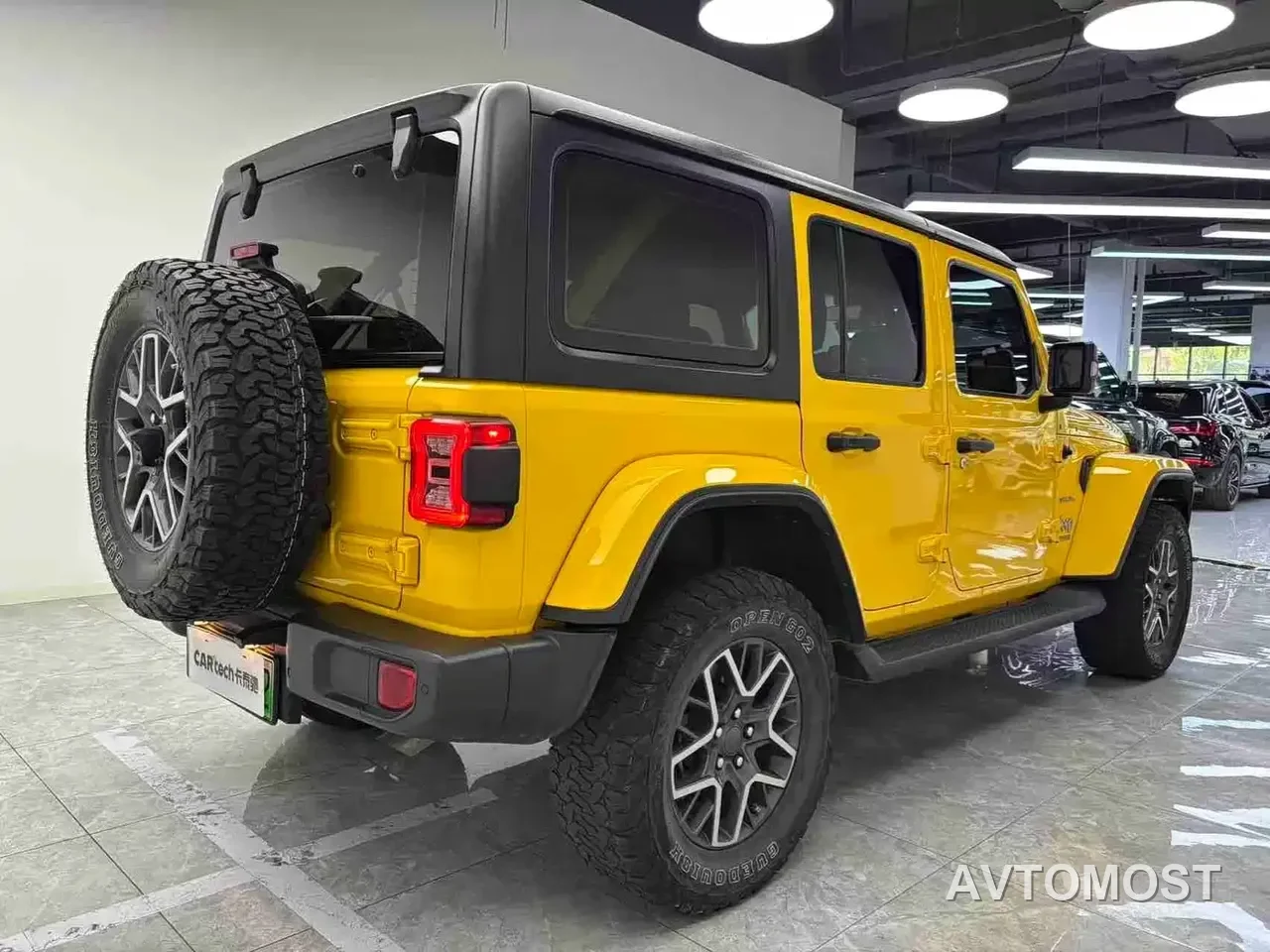 Jeep Wrangler 4xe 2021 4-Door 2.0T 4xe Sahara — фото 8
