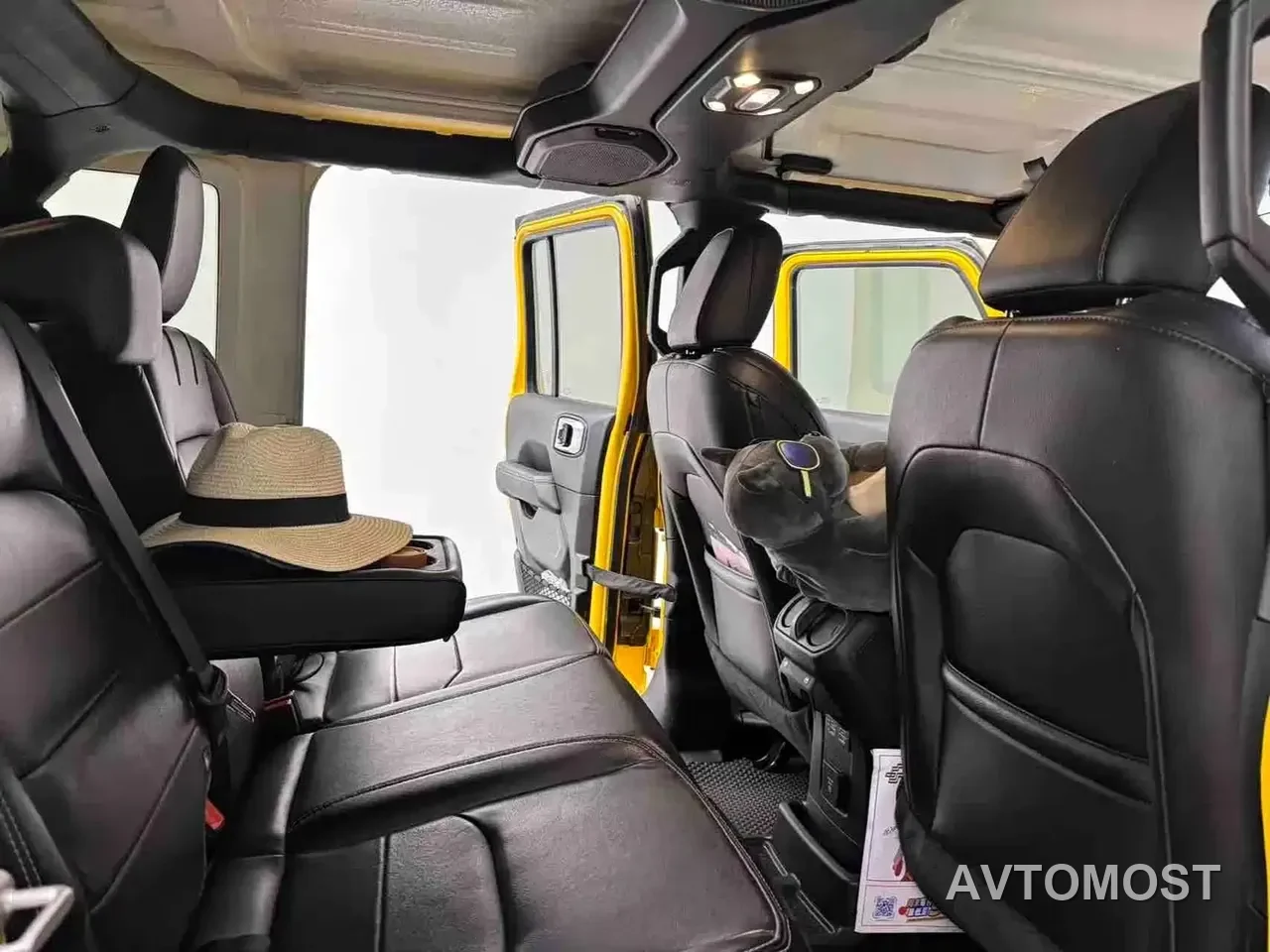 Jeep Wrangler 4xe 2021 4-Door 2.0T 4xe Sahara — фото 5