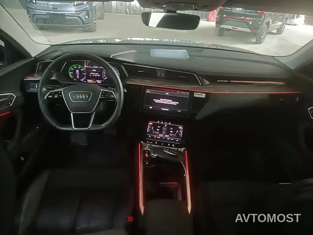 Audi e-tron (Import) 2021 Sportback 55 quattro Luxury — фото 5