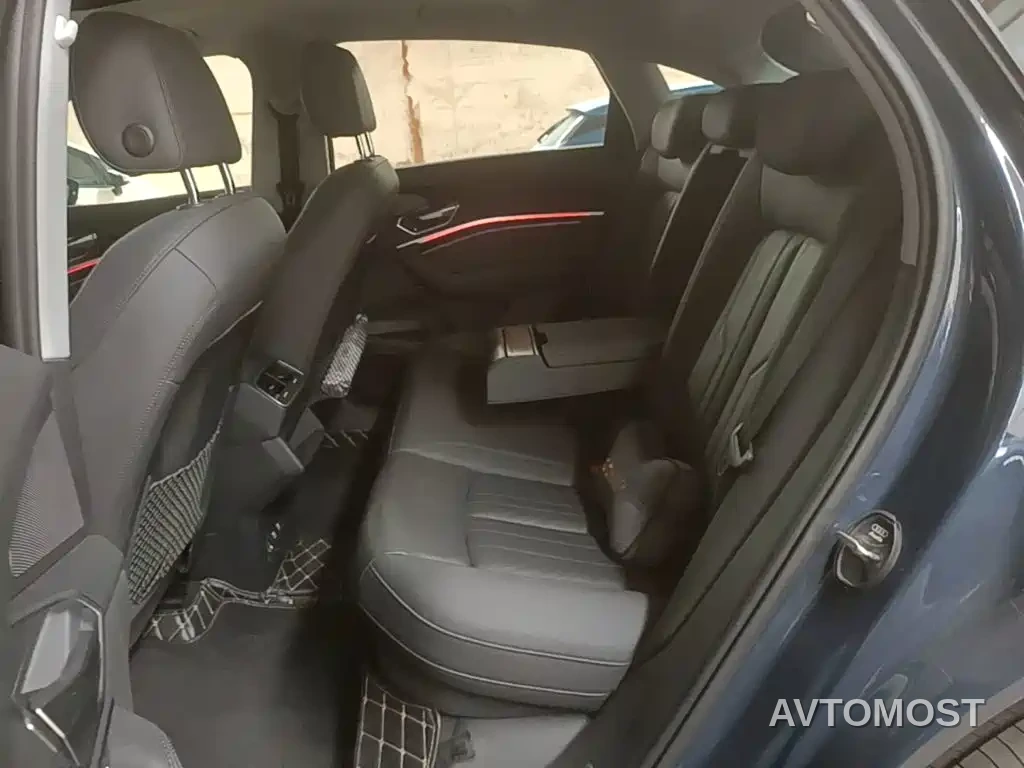 Audi e-tron (Import) 2021 Sportback 55 quattro Luxury — фото 12