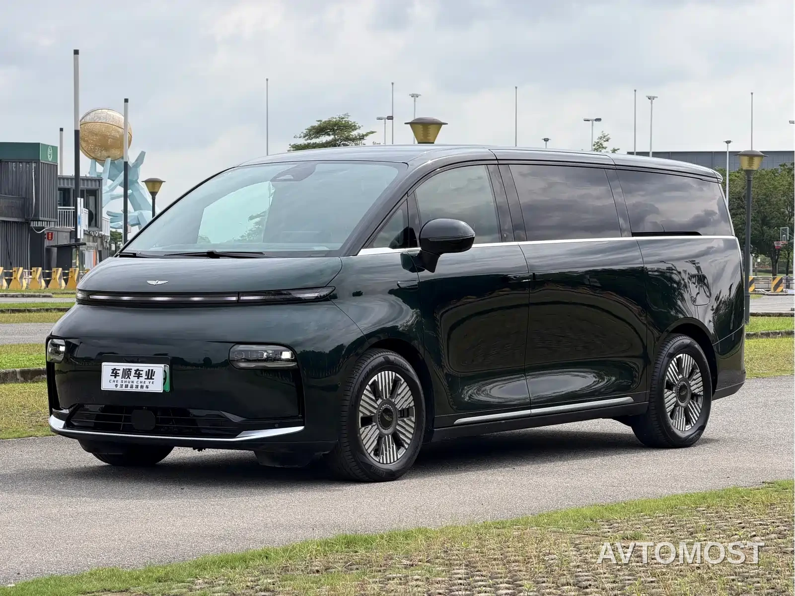 Geely Galaxy Yizhen L380 2024 140kWh 6-Seater AWD Ultra — фото 1
