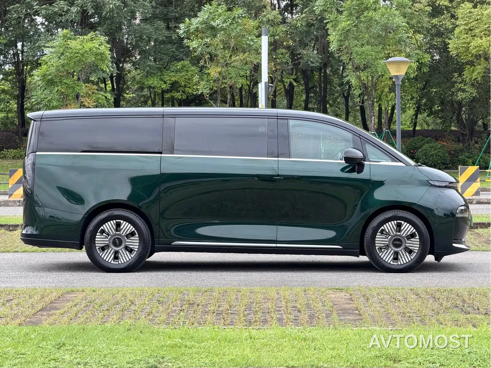Geely Galaxy Yizhen L380 2024 140kWh 6-Seater AWD Ultra — фото 10