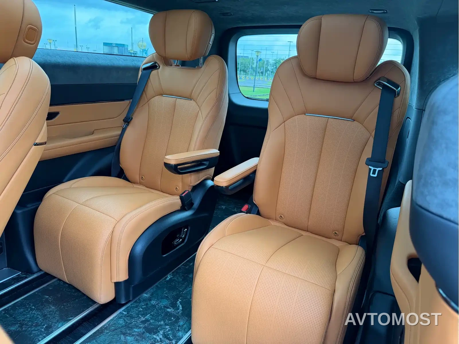 Geely Galaxy Yizhen L380 2024 140kWh 6-Seater AWD Ultra — фото 15