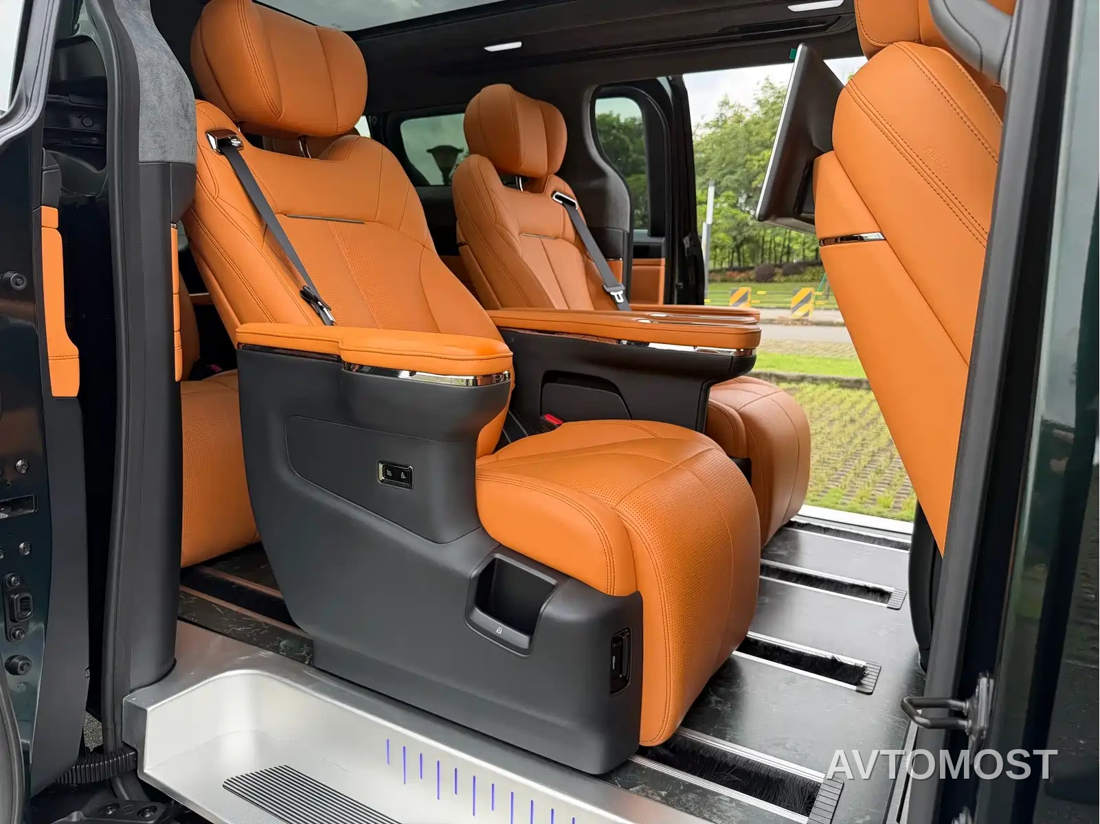 Geely Galaxy Yizhen L380 2024 140kWh 6-Seater AWD Ultra — фото 16