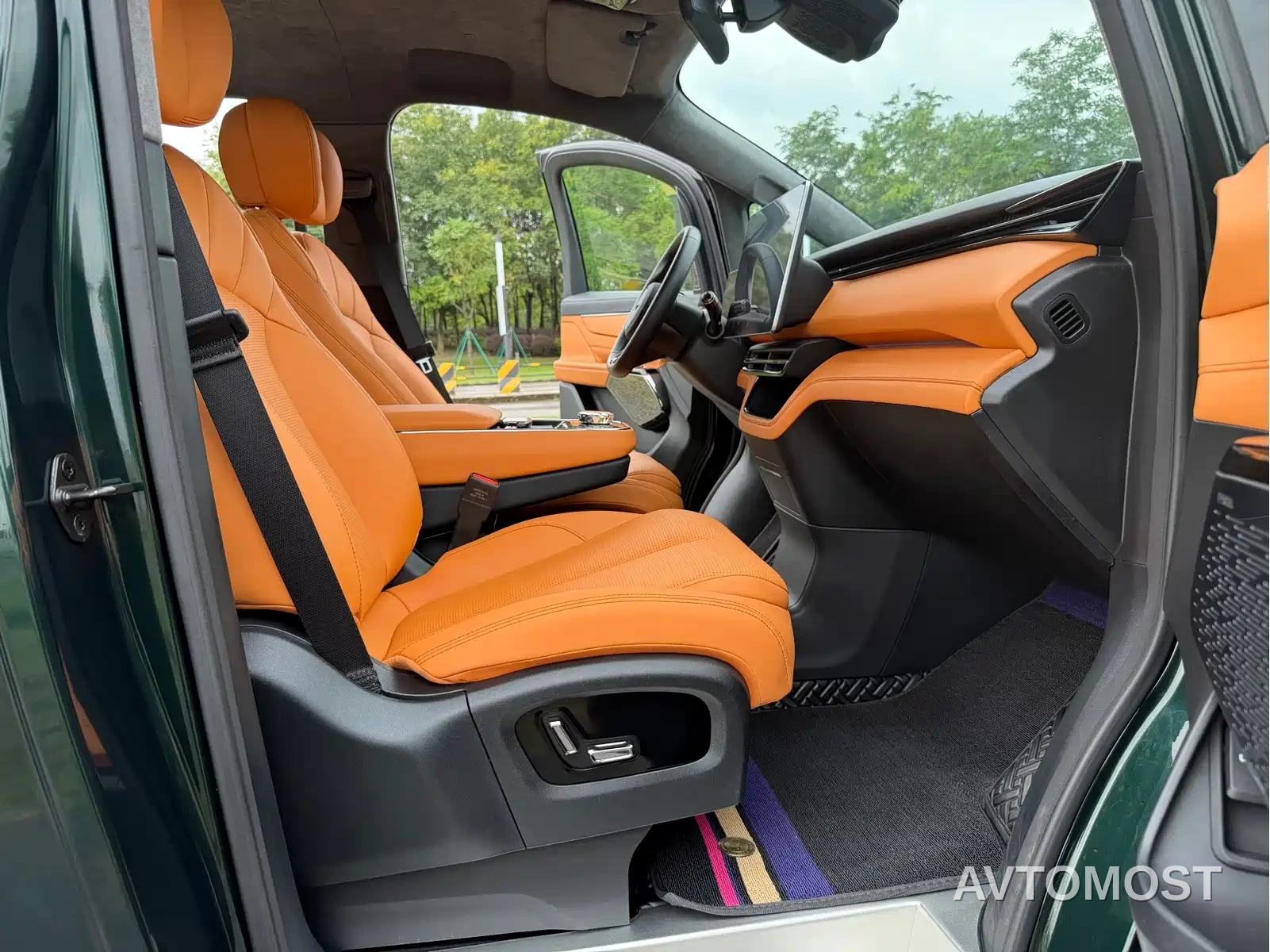 Geely Galaxy Yizhen L380 2024 140kWh 6-Seater AWD Ultra — фото 17