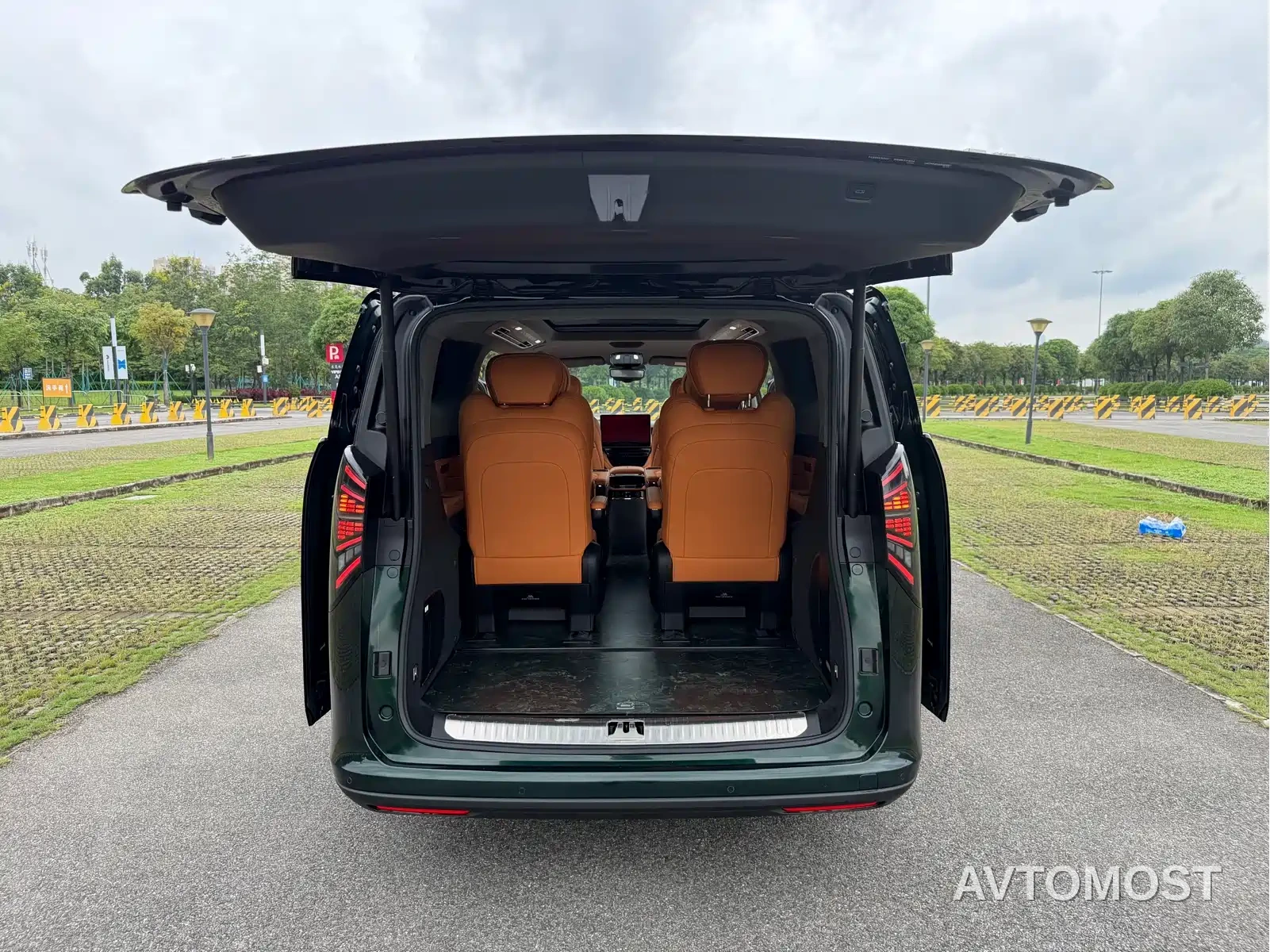 Geely Galaxy Yizhen L380 2024 140kWh 6-Seater AWD Ultra — фото 36