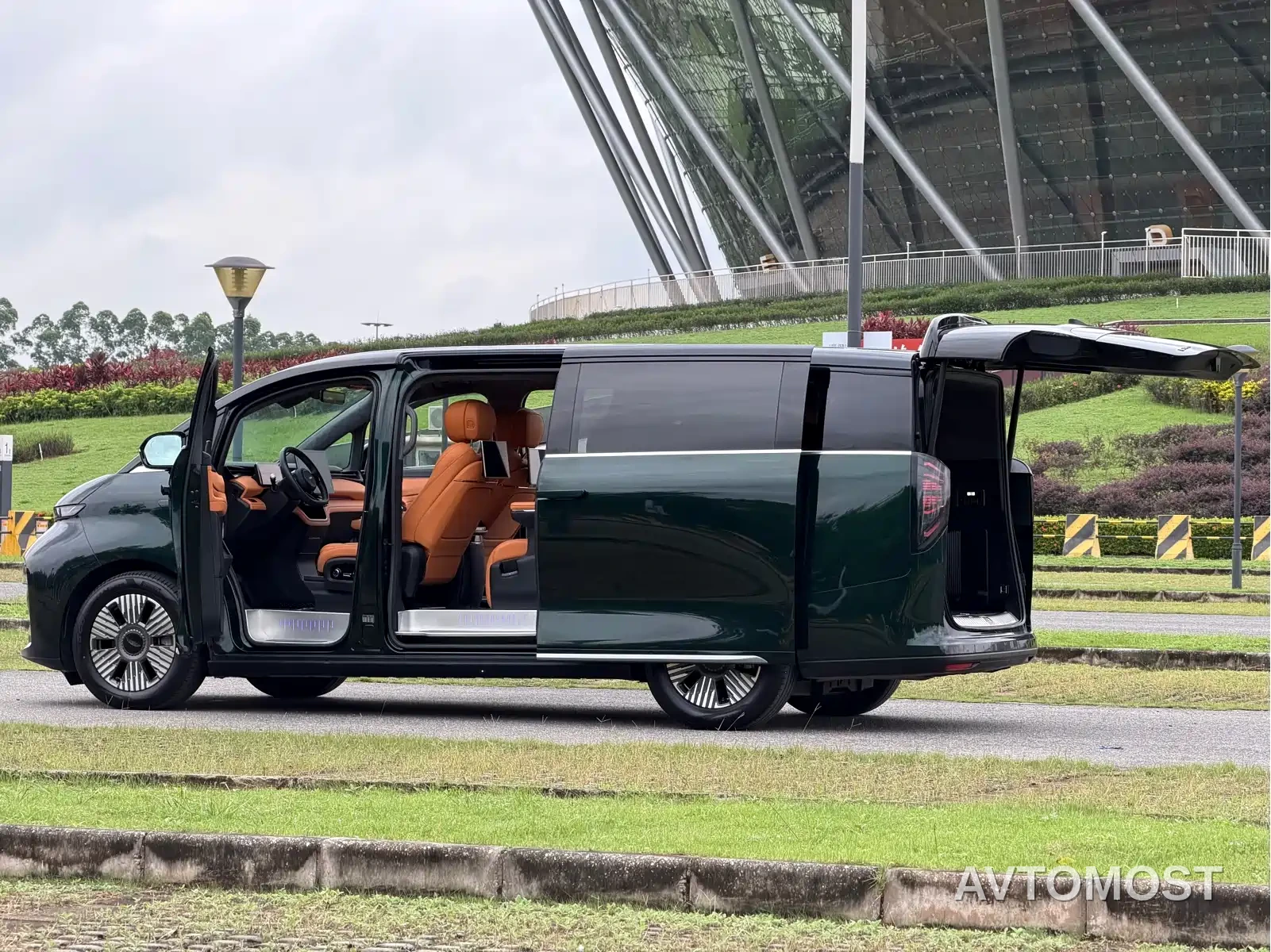 Geely Galaxy Yizhen L380 2024 140kWh 6-Seater AWD Ultra — фото 39