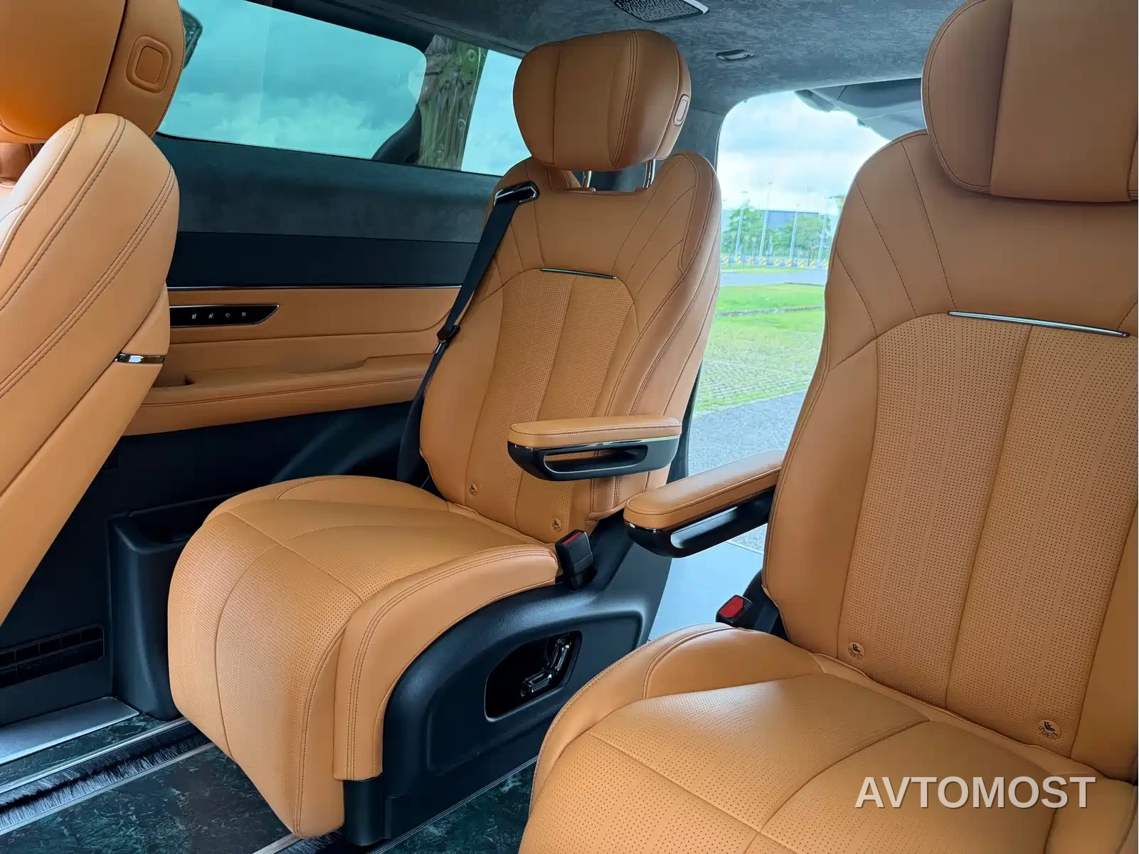 Geely Galaxy Yizhen L380 2024 140kWh 6-Seater AWD Ultra — фото 41